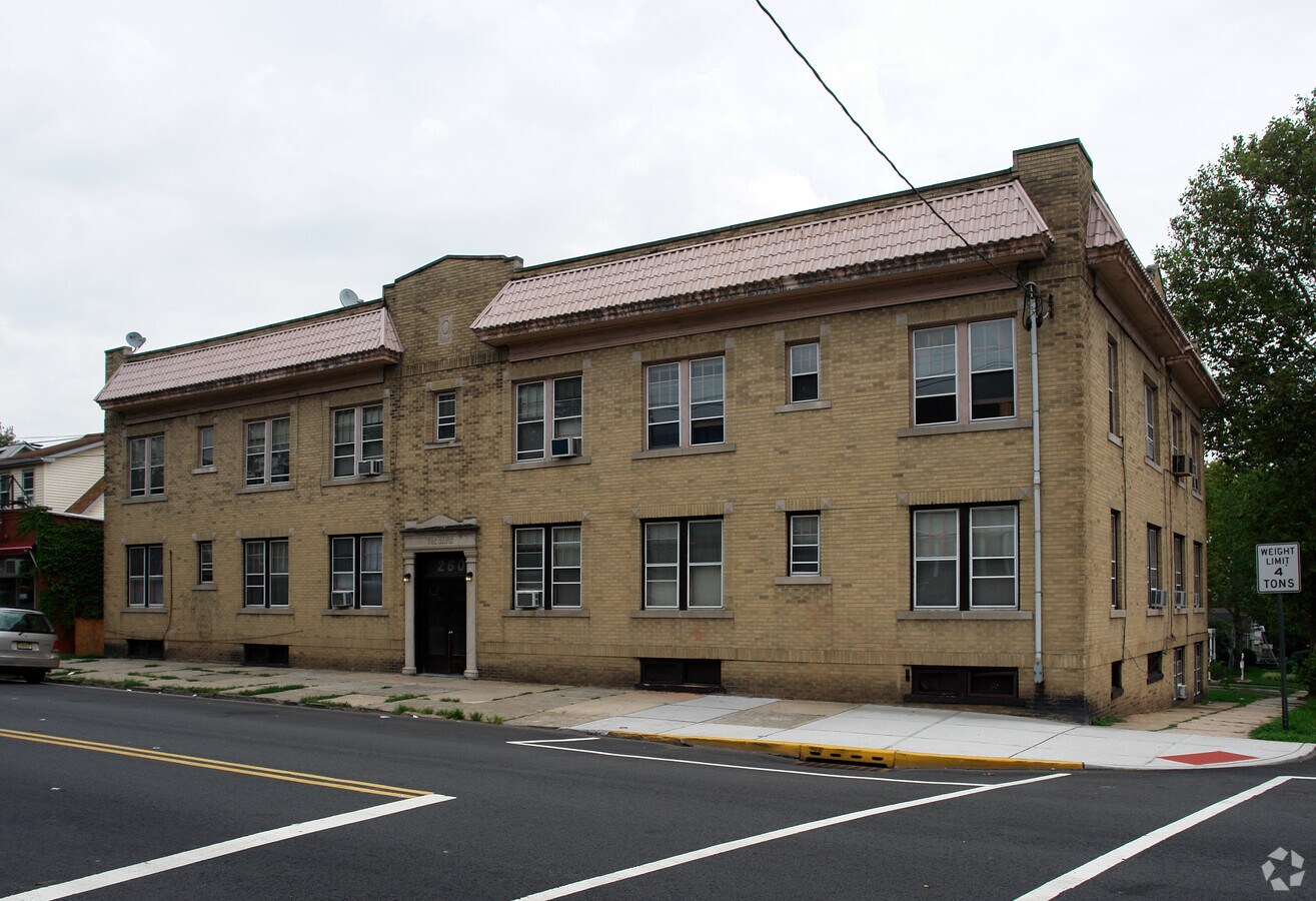 260 Davis Ave, Kearny, NJ 07032