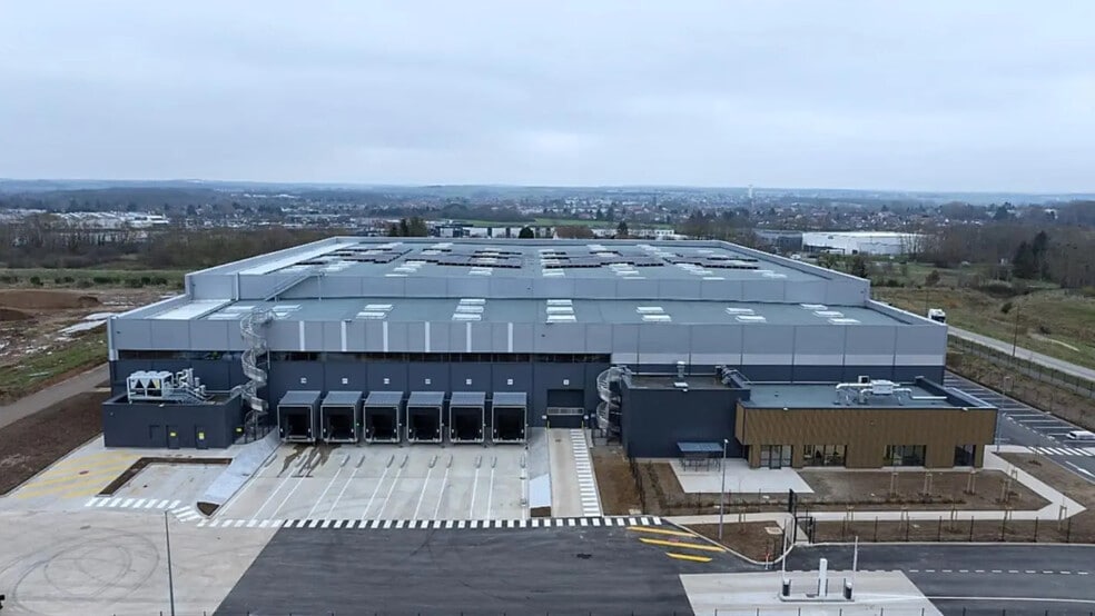 Industrial in Augny for lease - Aerial - Image 1 of 7