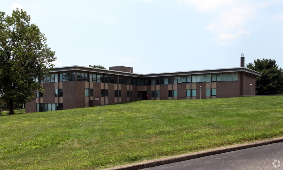 1610 Hubbard Thomas Rd, Hubbard, OH for lease - Building Photo - Image 2 of 45