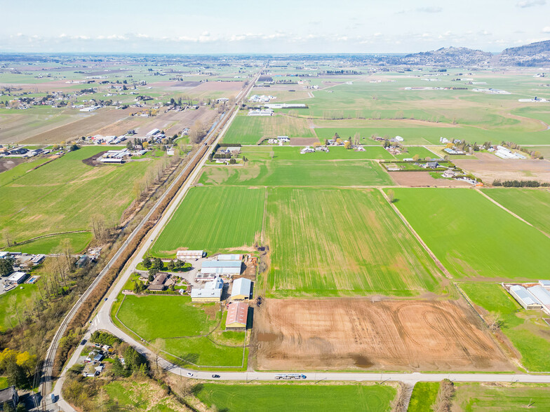 39539 Vye Rd, Abbotsford, BC for sale - Primary Photo - Image 1 of 52