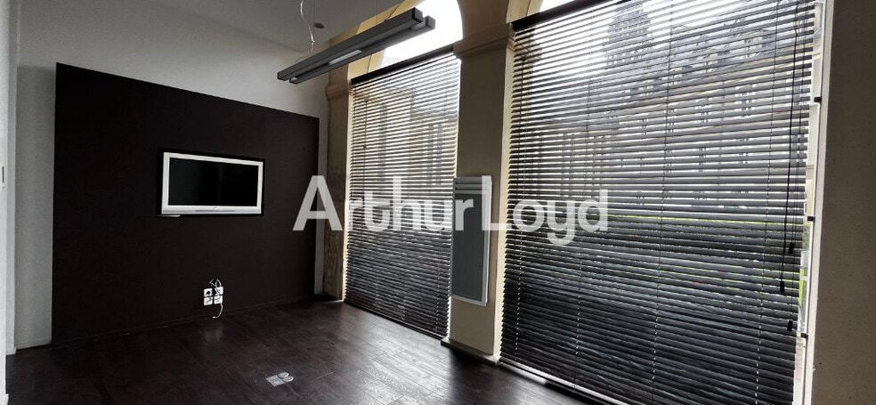 Office in Caen for lease - Interior Photo - Image 2 of 3