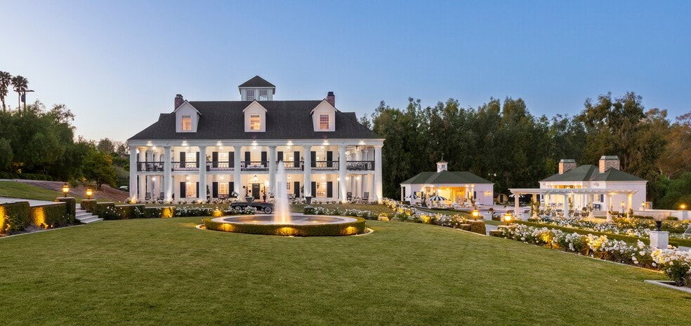 85 Crestview Ave, Camarillo, CA for sale - Primary Photo - Image 1 of 11