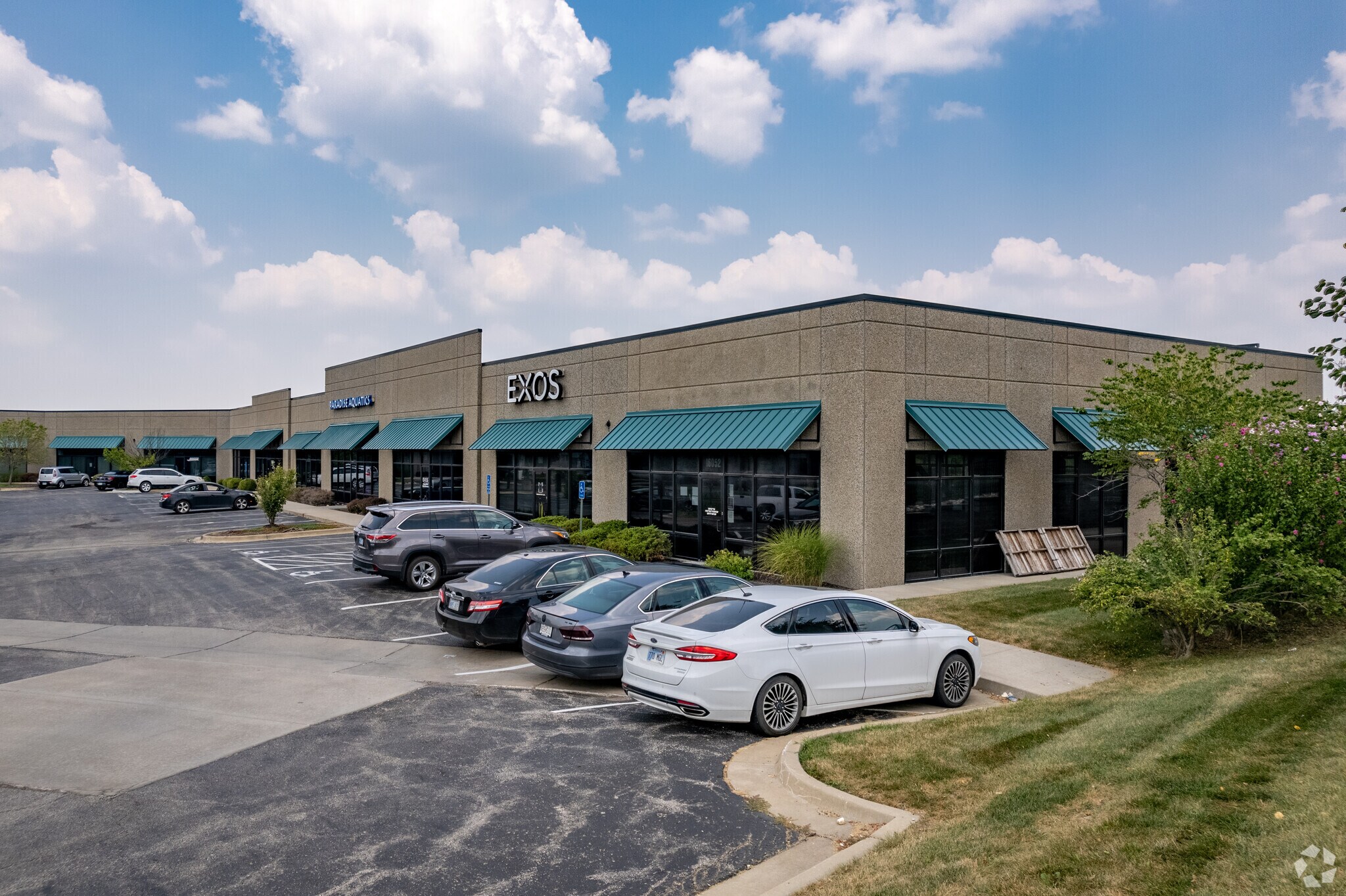 16052-16092 Foster St, Overland Park, KS for sale Primary Photo- Image 1 of 1