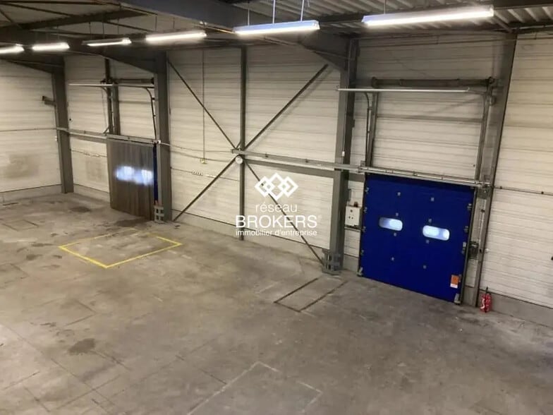 Industrial in Mitry-Mory for lease - Building Photo - Image 2 of 14