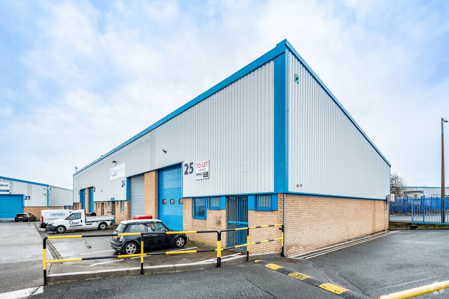 Rosscliffe Rd, Ellesmere Port for lease - Building Photo - Image 2 of 4