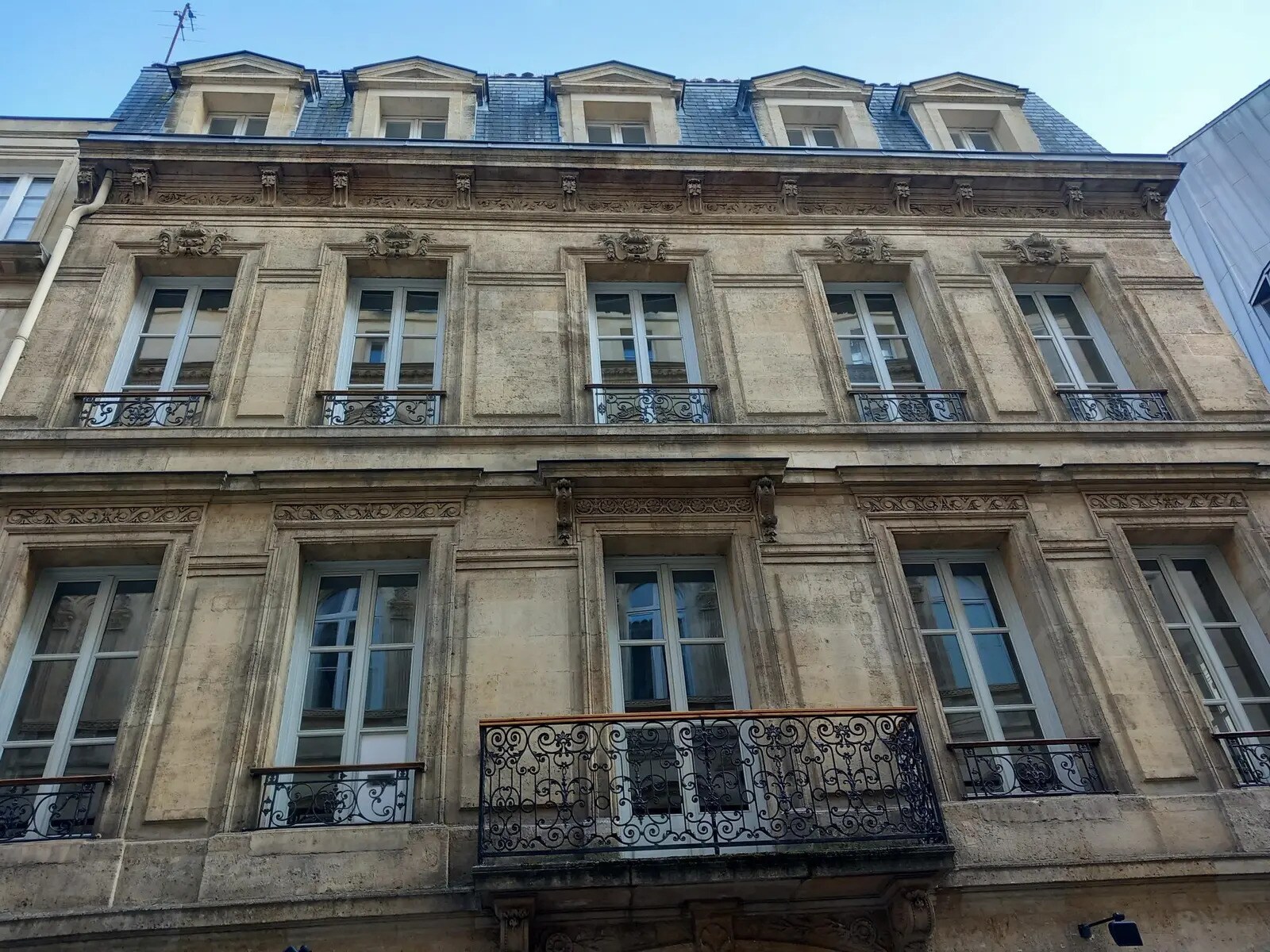 in Bordeaux for sale Building Photo- Image 1 of 1