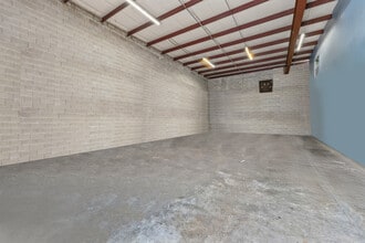 7949 Atlantic Blvd, Jacksonville, FL for lease Interior Photo- Image 2 of 6