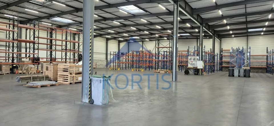 Flex in Saint-Priest for lease - Interior Photo - Image 2 of 7