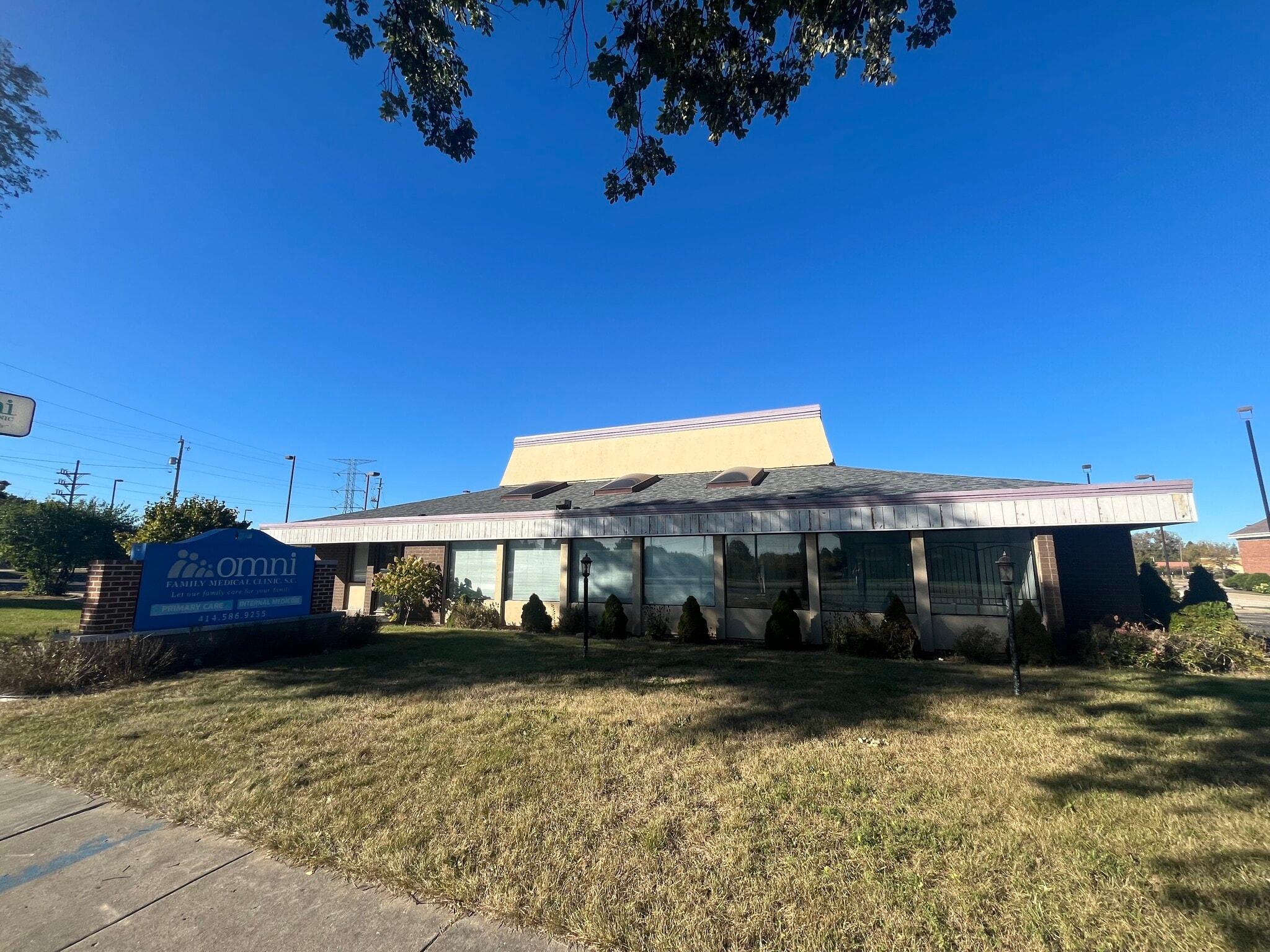 7810 W Good Hope Rd, Milwaukee, WI for lease Building Photo- Image 1 of 2