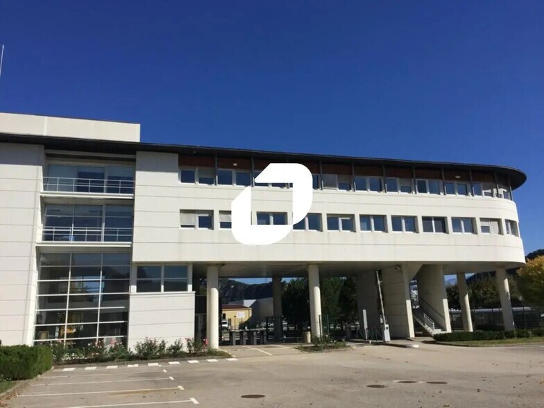 Office in Varces-Allières-et-Risset for lease - Building Photo - Image 2 of 19