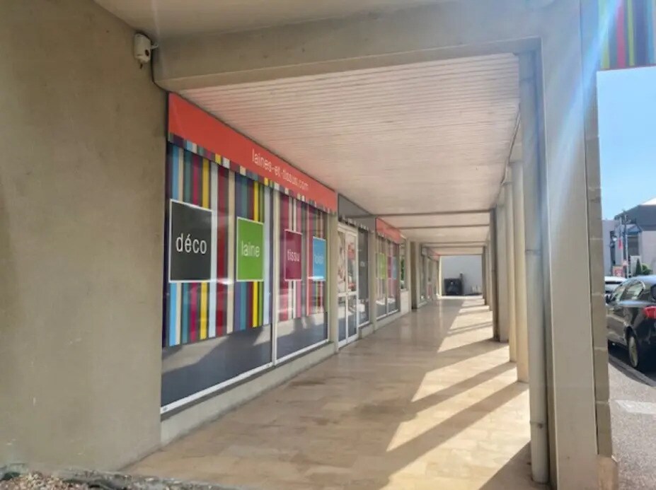 Retail in Corrèze for lease Building Photo- Image 1 of 4