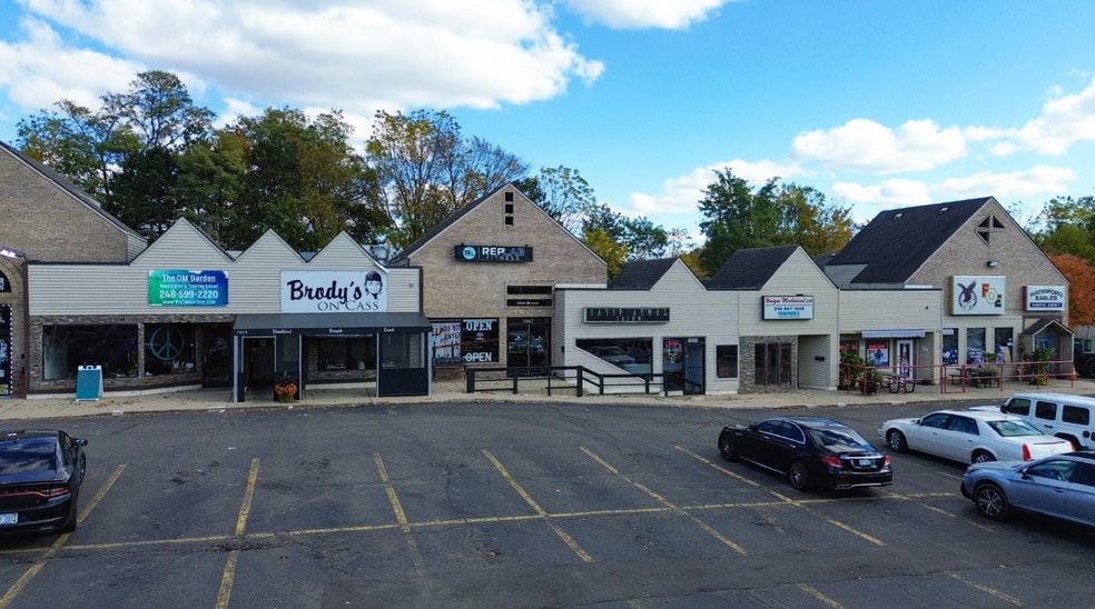1003-1067 S Cass Lake Rd, Waterford, MI for lease - Building Photo - Image 2 of 5