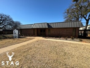 1720 Westminster St, Denton, TX for lease Building Photo- Image 1 of 9