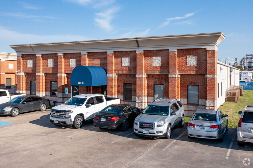 629 Howard Dr, Deer Park, TX for sale - Building Photo - Image 1 of 1