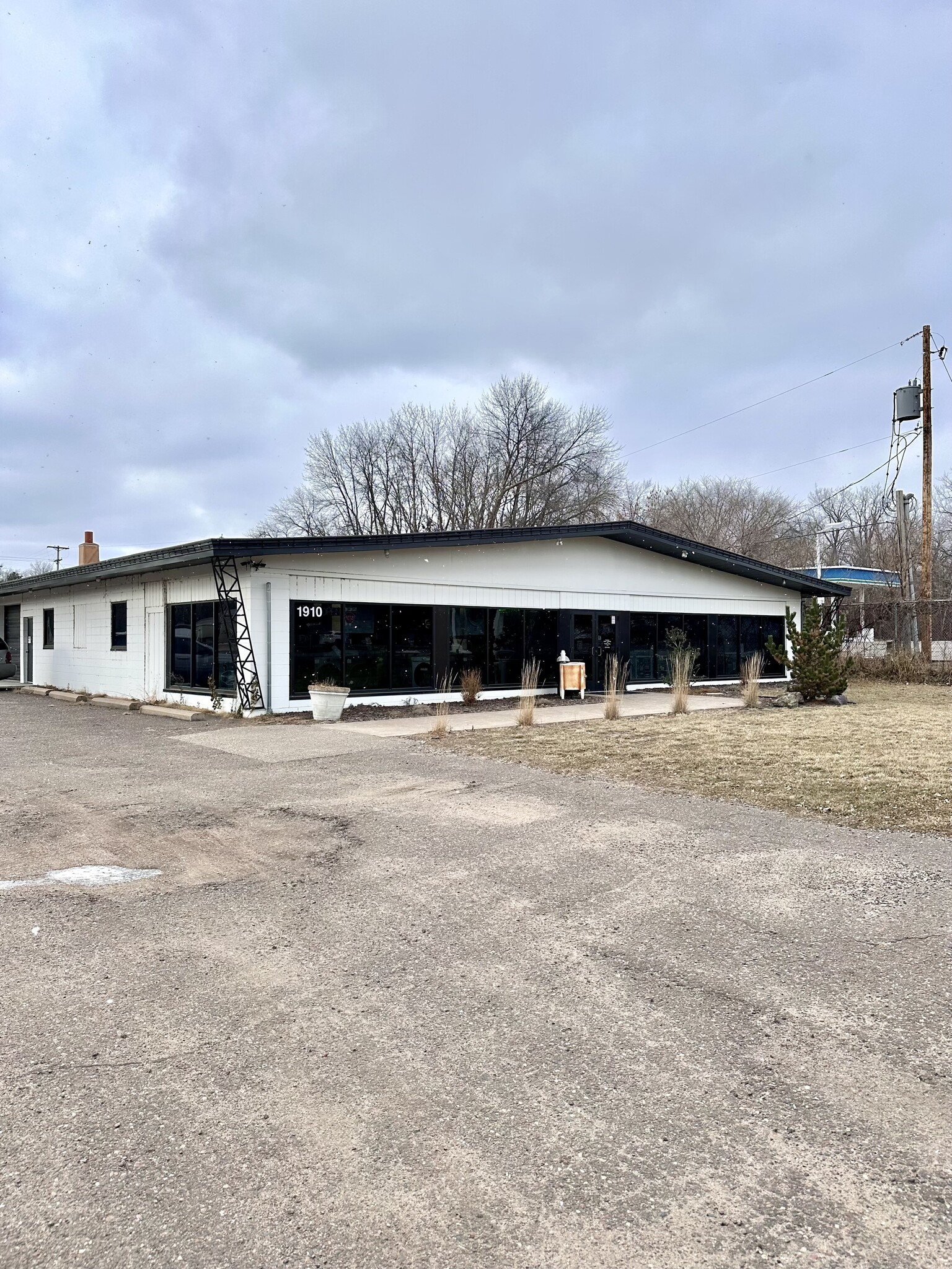 1910 S Lake St, Forest Lake, MN for sale Building Photo- Image 1 of 16