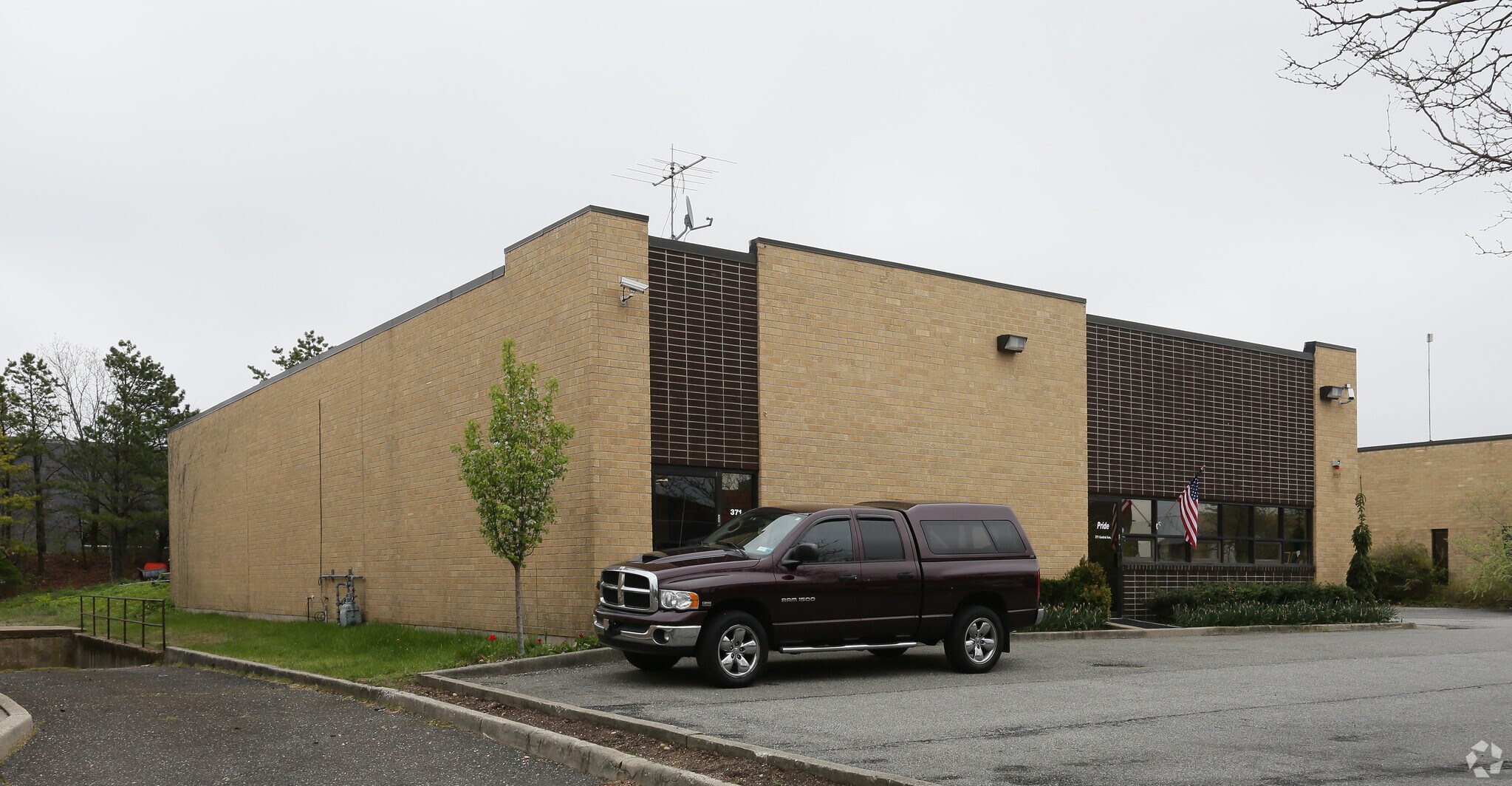 371 Central Ave, Bohemia, NY 11716 Central Office Supply