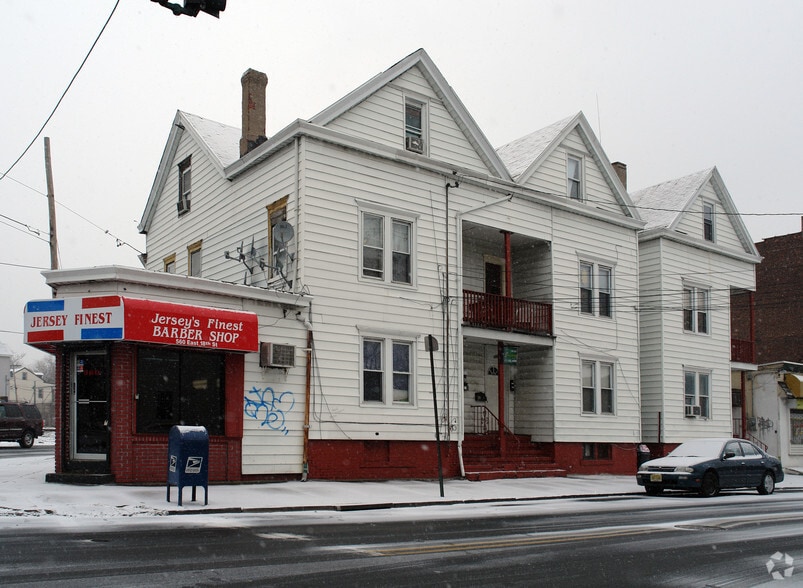 554-560 E 18th St, Paterson, NJ for lease - Primary Photo - Image 2 of 5