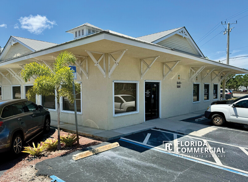 510-526 SE Dixie Hwy, Stuart, FL for lease - Building Photo - Image 1 of 17