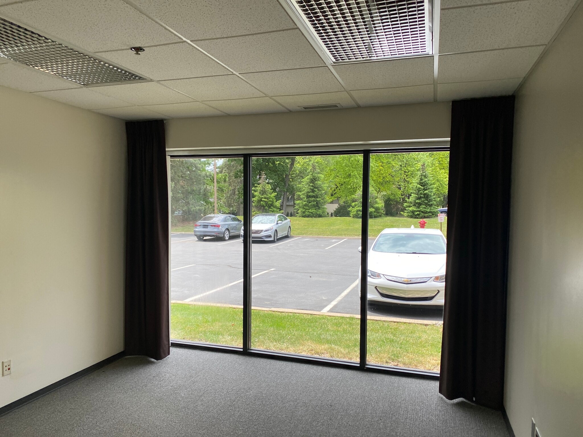 7 W Square Lake Rd, Bloomfield Hills, MI for lease Interior Photo- Image 1 of 1