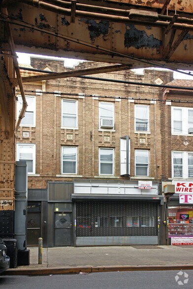 9504 Jamaica Ave, Woodhaven, NY for sale - Primary Photo - Image 1 of 1