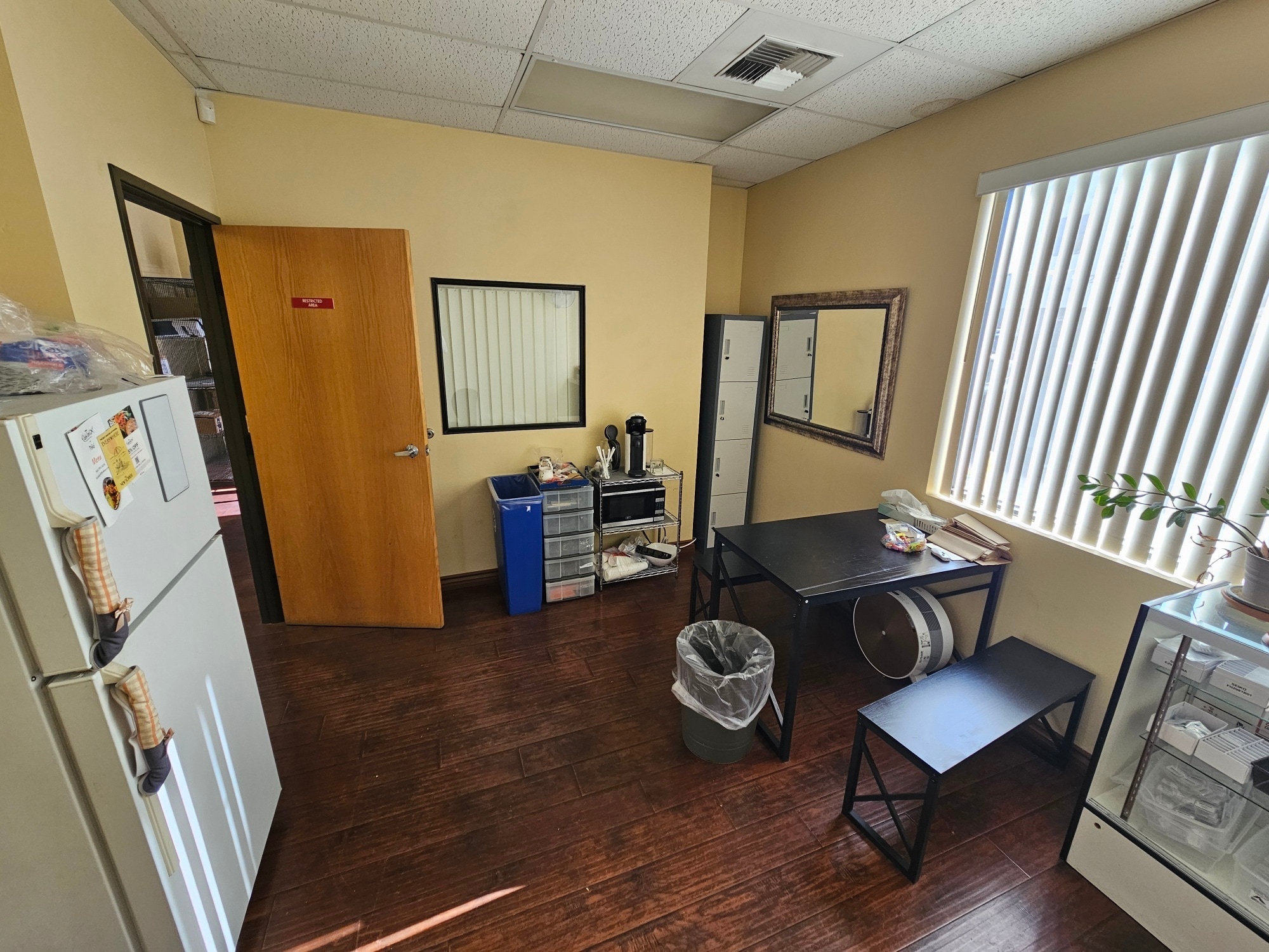 28041 Smyth Dr, Valencia, CA for lease Interior Photo- Image 1 of 7