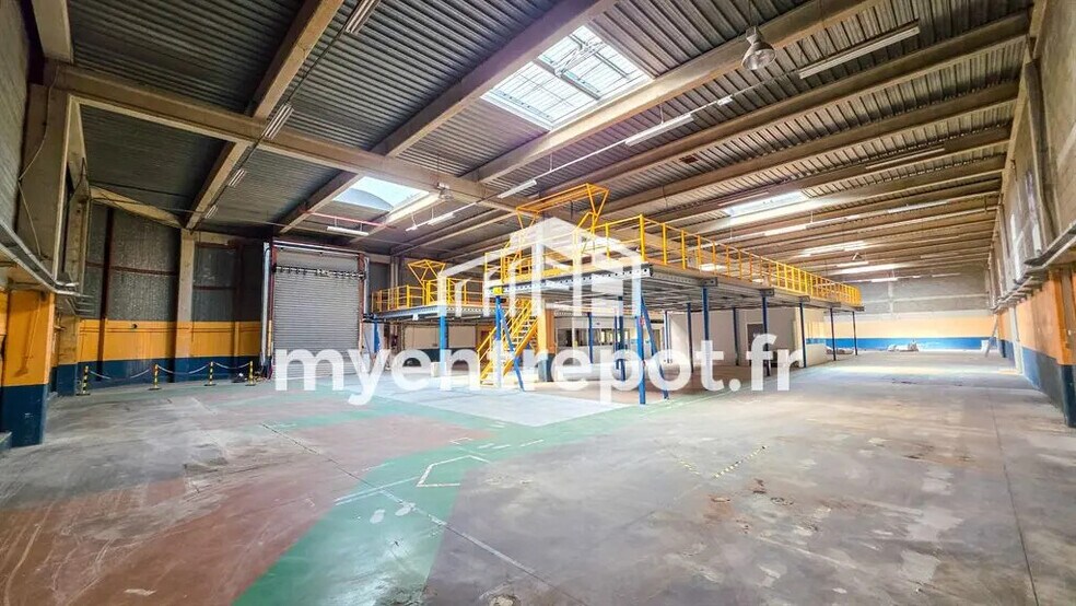 Flex in Vitrolles for lease - Building Photo - Image 2 of 7