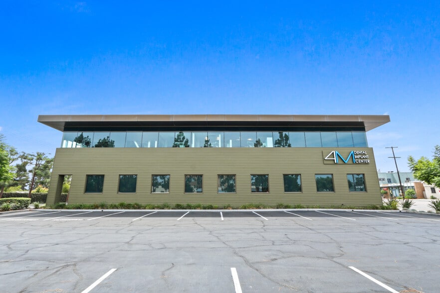 3918 Long Beach Blvd, Long Beach, CA for lease - Building Photo - Image 2 of 6