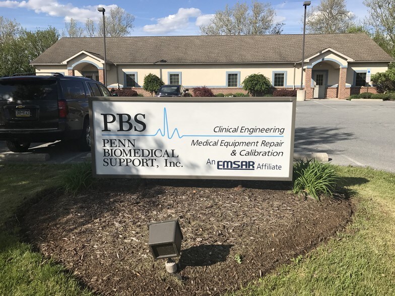 13 Ingot Dr, Blandon, PA for sale - Building Photo - Image 1 of 1