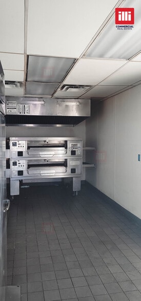 5736 Gage Ave, Bell Gardens, CA for lease - Interior Photo - Image 2 of 8