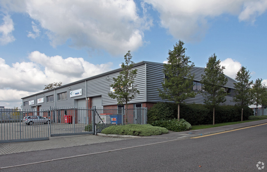 Bracebridge, Camberley for lease - Building Photo - Image 3 of 9