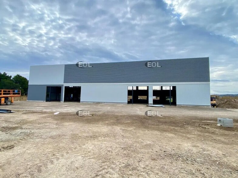 Flex in Marignane for sale - Building Photo - Image 2 of 2