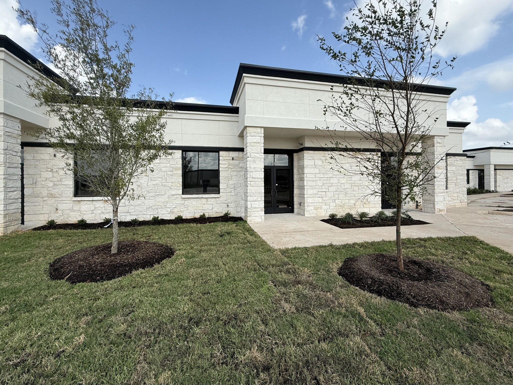 Building 8 | 5501 Cabrera Dr, Sugar Land, TX for lease Building Photo- Image 1 of 9