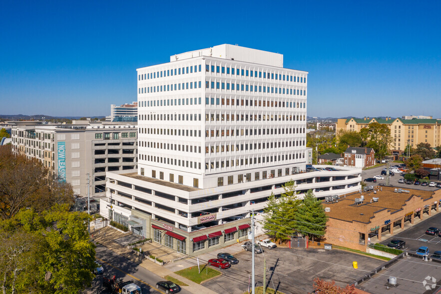 210 25th Ave N, Nashville, TN for lease - Building Photo - Image 1 of 7