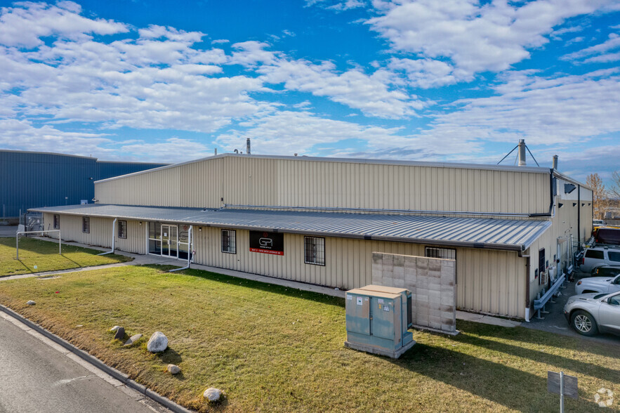 3015 58th Ave SE, Calgary, AB for lease - Building Photo - Image 3 of 6