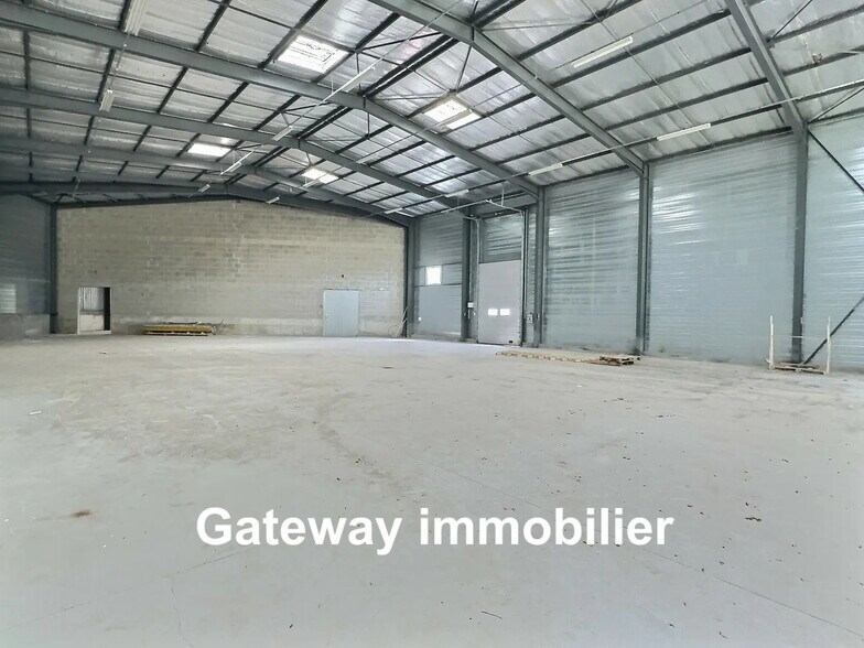 Industrial in Montluçon for lease - Building Photo - Image 2 of 4