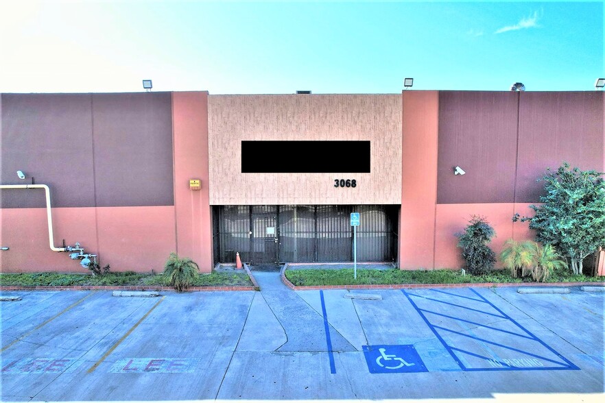 3068 E 50th St, Vernon, CA for lease - Building Photo - Image 2 of 11