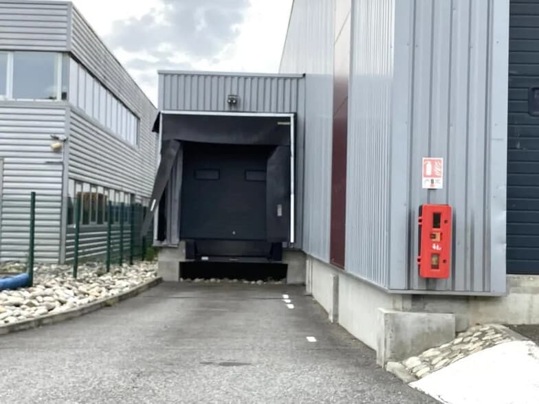 Flex in Quint-Fonsegrives for lease - Building Photo - Image 3 of 12