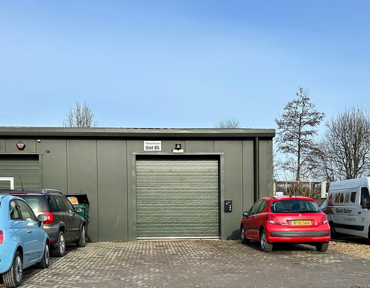 B1-B5 Stockbridge Rd, Romsey for lease - Building Photo - Image 1 of 1
