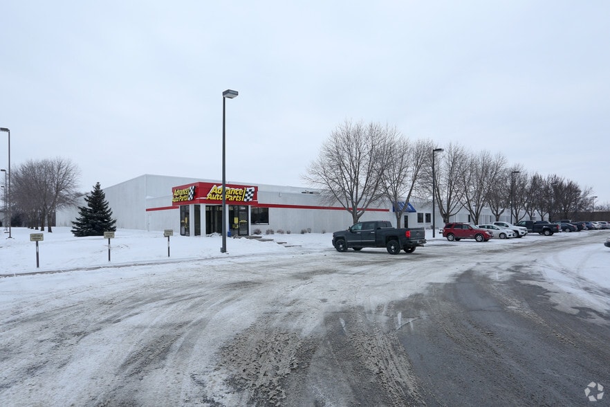 21560 Grenada Ave W, Lakeville, MN for lease - Primary Photo - Image 1 of 2