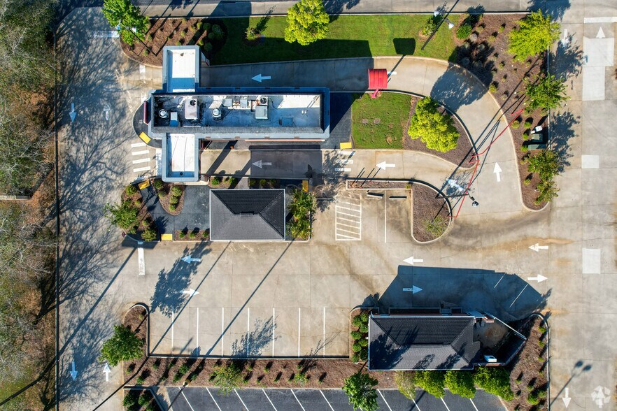 214 Bullsboro Dr, Newnan, GA for lease - Building Photo - Image 2 of 14