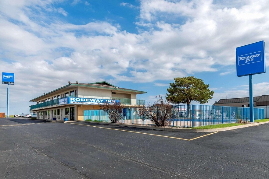 3404 Vine St, Hays, KS for sale - Building Photo - Image 1 of 9
