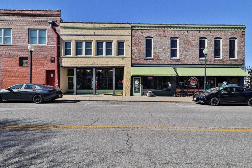 206-208 N Main St, Independence, MO for sale - Building Photo - Image 2 of 48