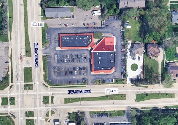 4050-4060 Rochester Rd, Troy, MI for lease - Building Photo - Image 2 of 7
