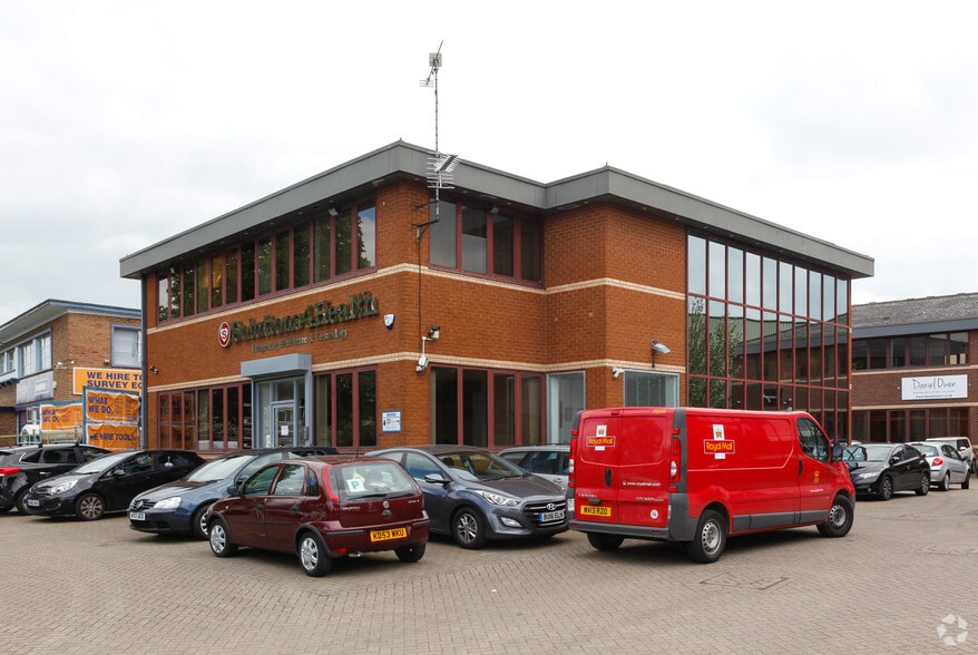 2 Richfield Ave, Reading for sale - Primary Photo - Image 1 of 1