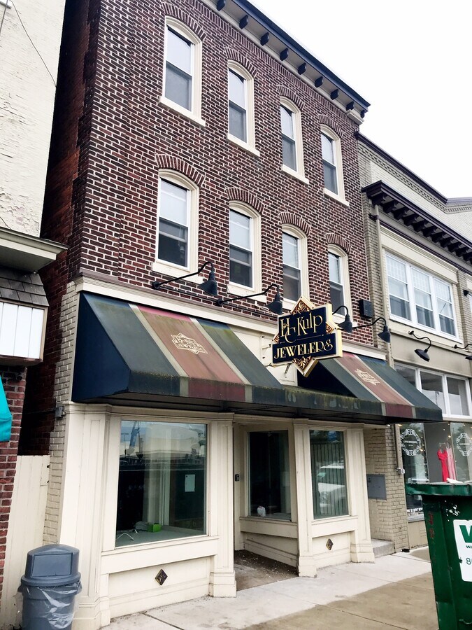 306 W Broad St, Quakertown, PA 18951