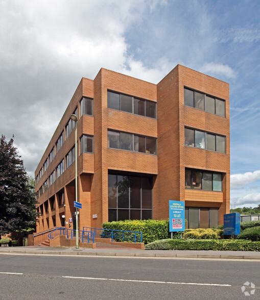 Alencon Link, Basingstoke for sale - Primary Photo - Image 1 of 1