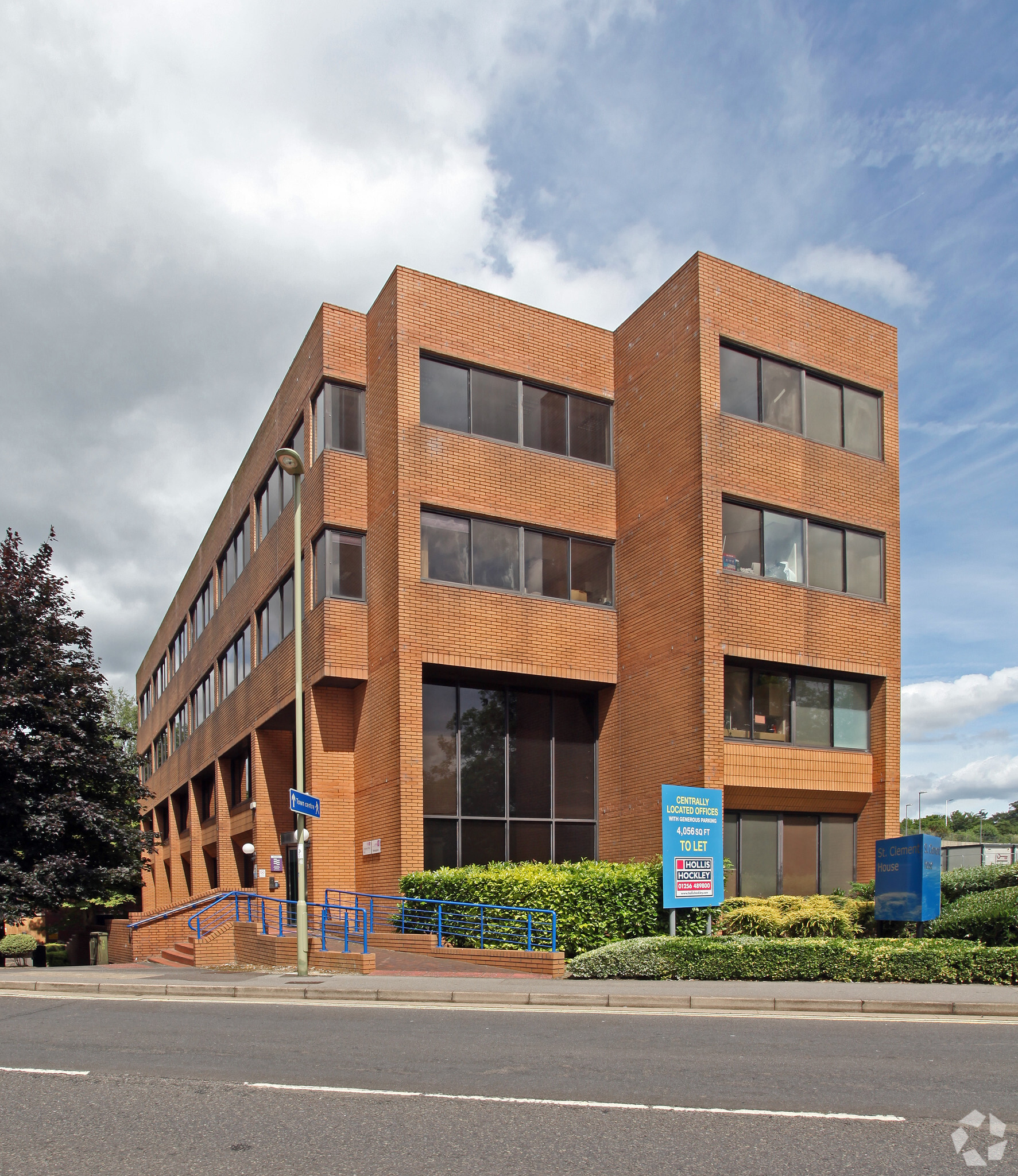 Alencon Link, Basingstoke for sale Primary Photo- Image 1 of 1