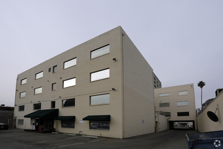 16250 Ventura Blvd, Encino, CA for lease - Building Photo - Image 3 of 4