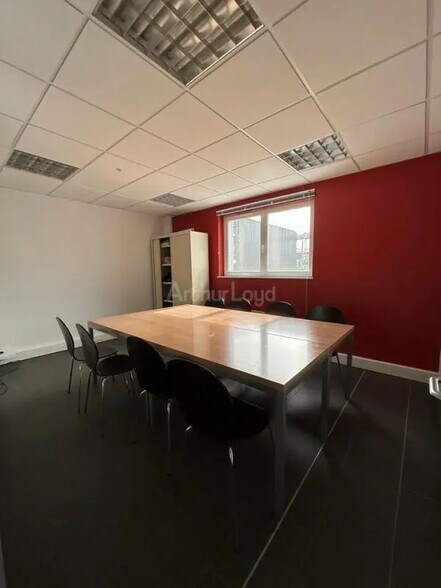 Office in Seichamps for lease - Interior Photo - Image 3 of 10