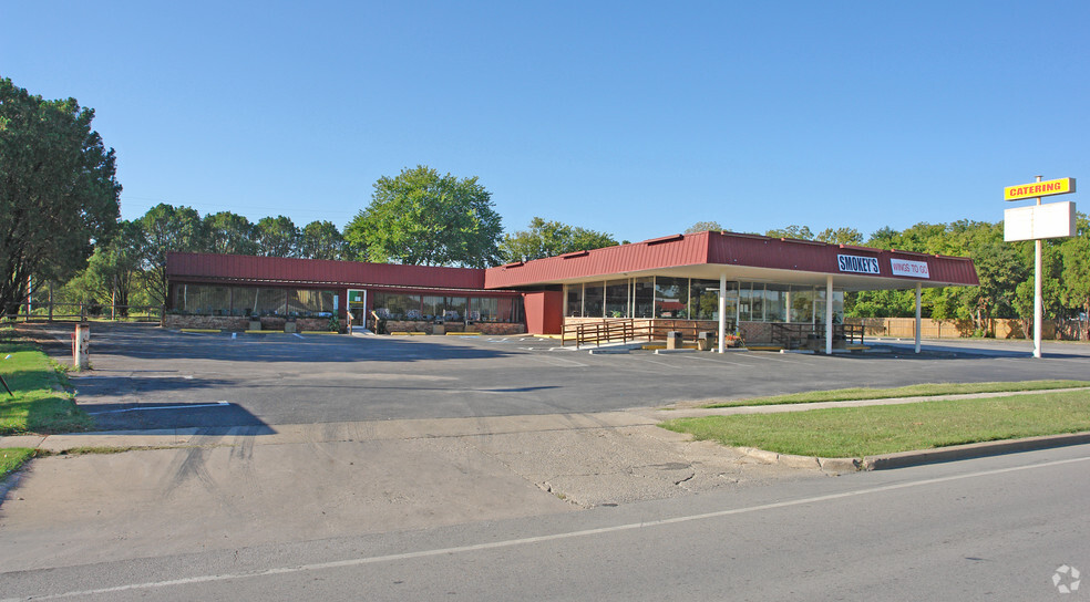 5300 Lancaster Ave, Fort Worth, TX for lease - Primary Photo - Image 1 of 12